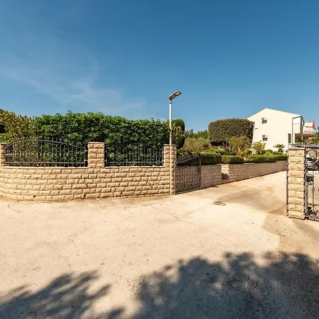 Seaside With A Swimming Pool - Torovi - - Pedinka, - 18587 Apartament Vir