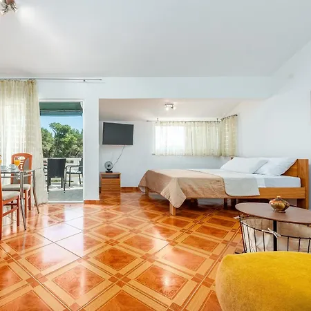 Apartament Seaside With A Swimming Pool - Torovi - - Pedinka, - 18587 *