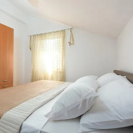 Apartament Seaside With A Swimming Pool - Torovi - - Pedinka, - 18587 Vir
