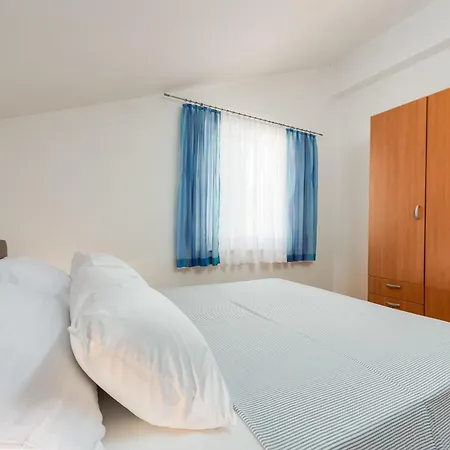 Apartament Seaside With A Swimming Pool - Torovi - - Pedinka, - 18587 Vir
