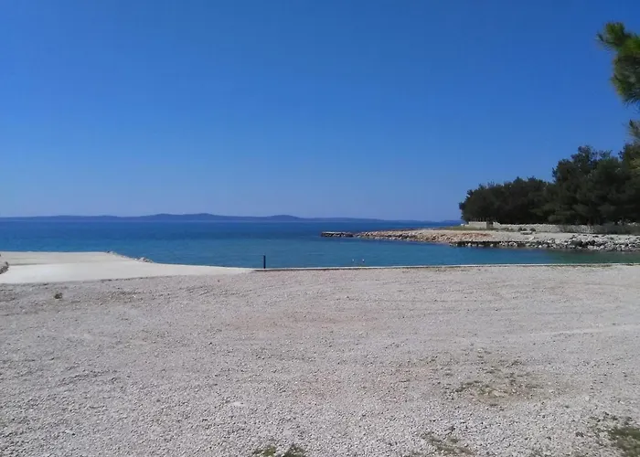 Appartement Seaside Apartments With A Swimming Pool Vir - Torovi - Vir - Pedinka, Vir - 18587 Vir