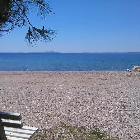 By The Sea - Torovi - - Pedinka, - 18587 * Vir