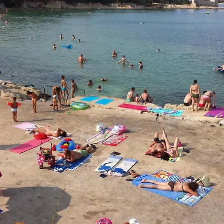 Seaside With A Swimming Pool - Torovi - - Pedinka, - 18587 Apartmán *